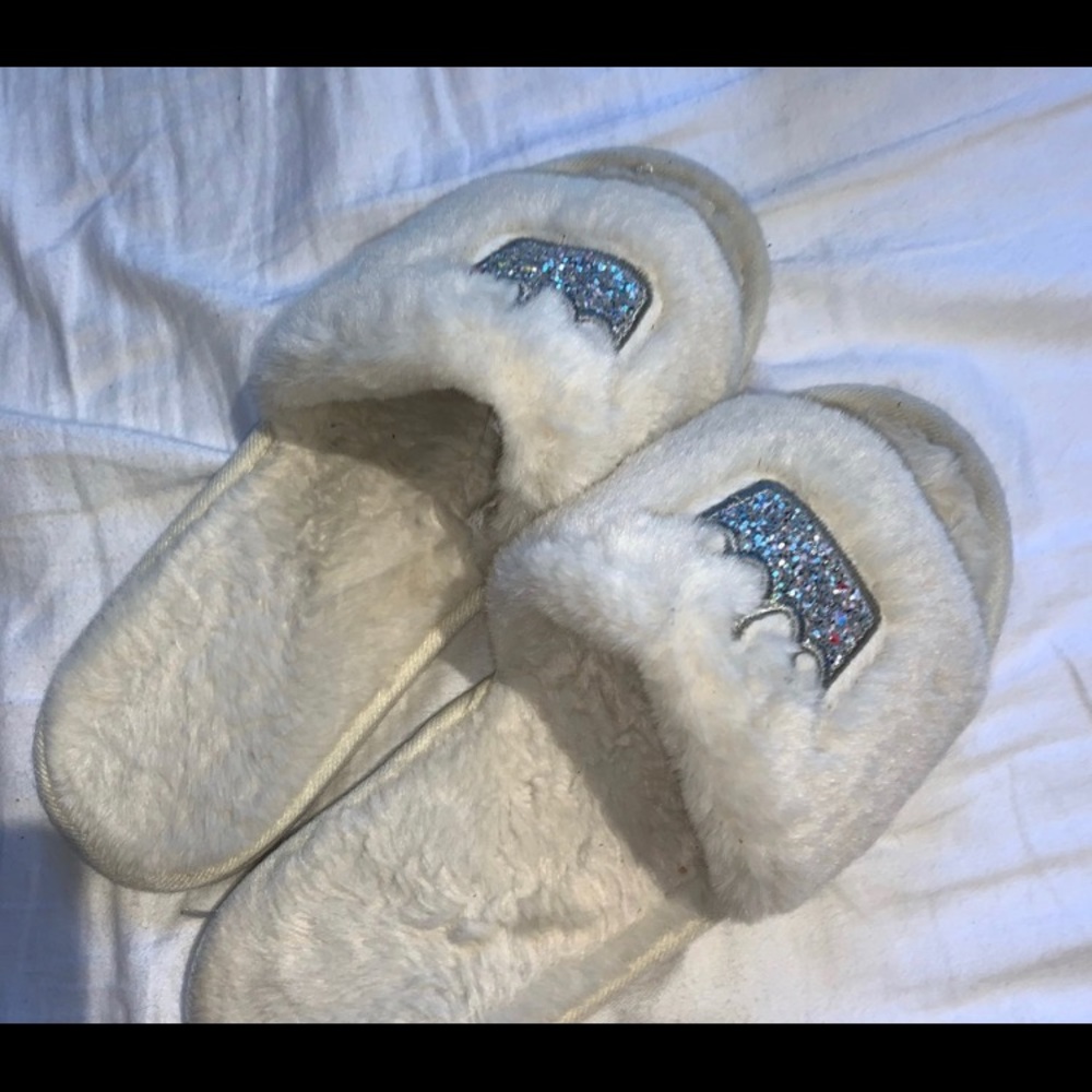 Slippers - Picture 2 of 2